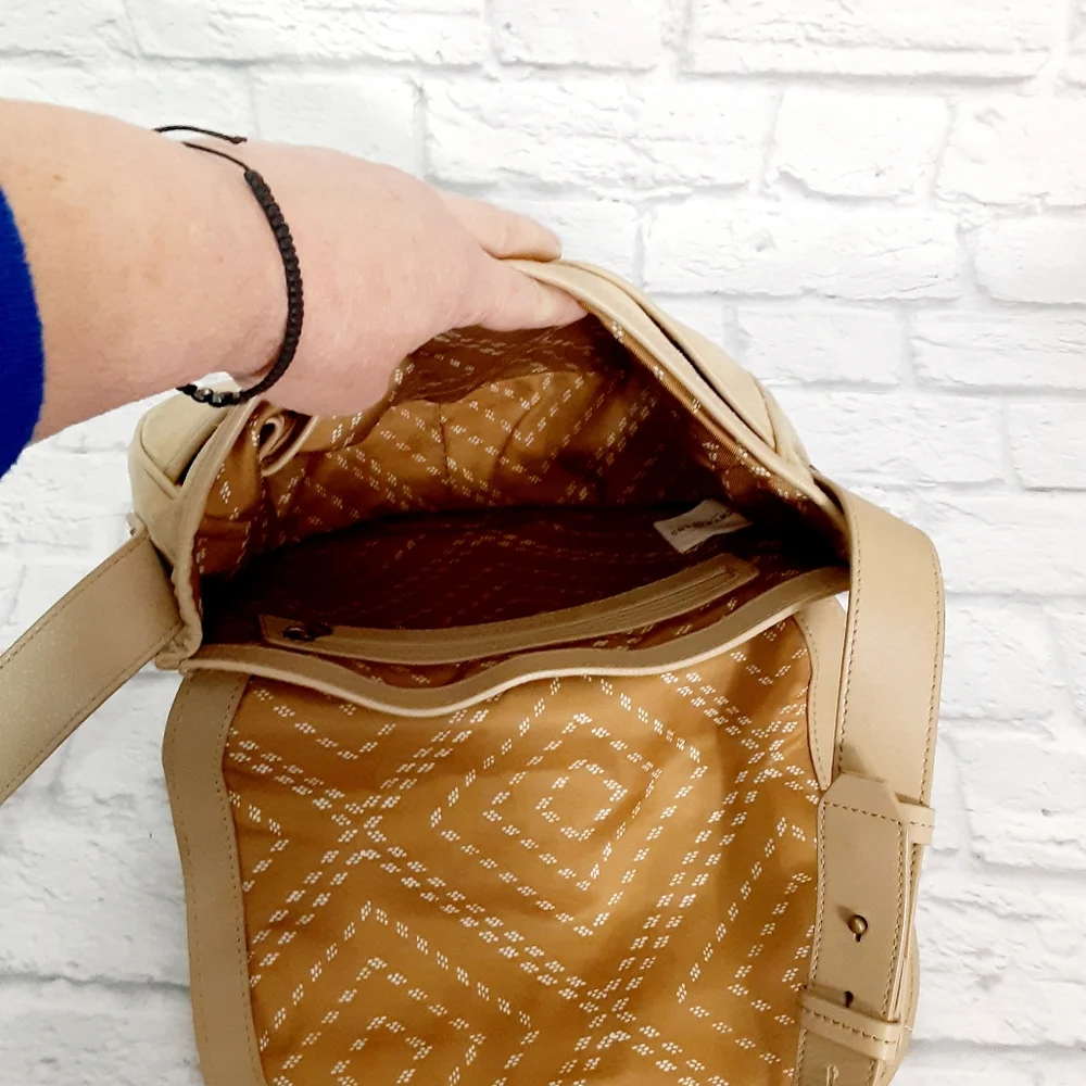 Lucky brend leather studded shoulders bag